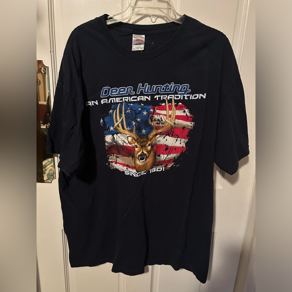 Vintage Deer Hunting American Flag T-shirt size XL 100% cotton
